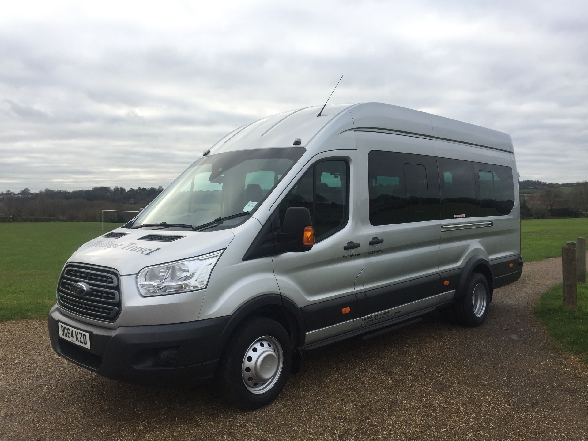 16 seat mini bus fully air conditioned